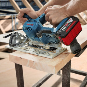 Акумулаторен ръчен циркуляр Bosch с 1 батерия и зарядно, 18 V, 5 Ah, ф 165 мм, 5000 об./мин GKS 185-Li - Image 4