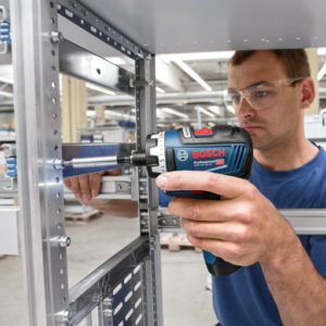 Акумулаторен винтоверт Bosch с безчетков двигател с 2 батерии и зарядно, 12 V, 3 Ah, 35 Nm, 1-10 мм GSR 12V-35 - Image 2