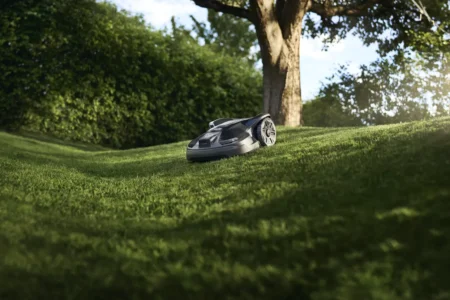 Акумулаторна косачка робот Husqvarna AUTOMOWER 320 NERA, 2 200 м², 5 Ah, 20 - 60 мм, 24 см - Image 4